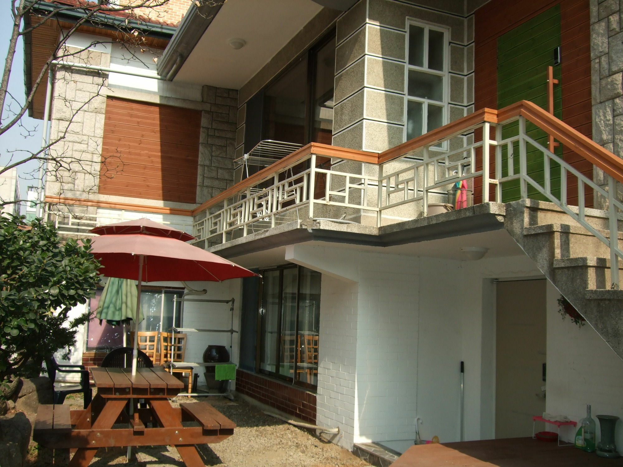 Birdsnest Hostel Hongdae Foreigner Only Seúl Exterior foto